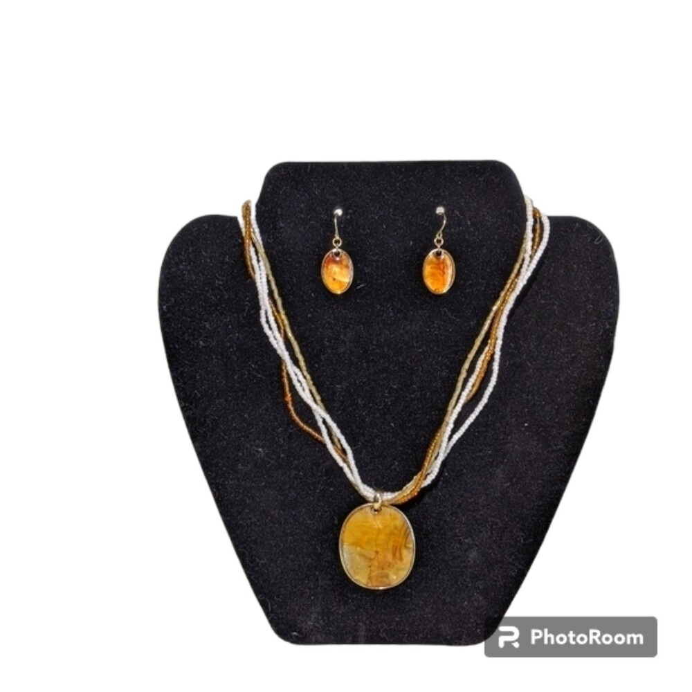 Artisanal Necklace and Earrings Set (3 pieces)